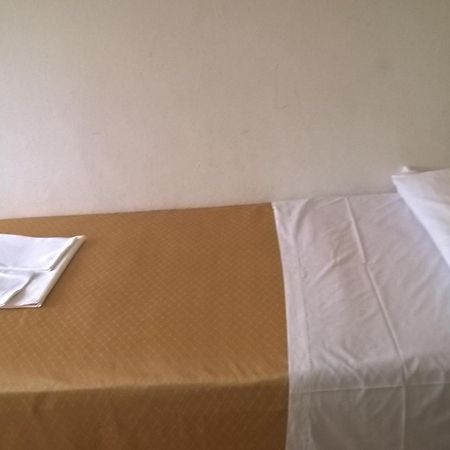 Hotel Parigi Castel San Pietro Terme Kamer foto