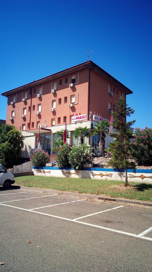 Hotel Parigi Castel San Pietro Terme Buitenkant foto