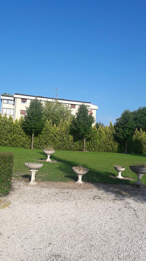 Hotel Parigi Castel San Pietro Terme Buitenkant foto