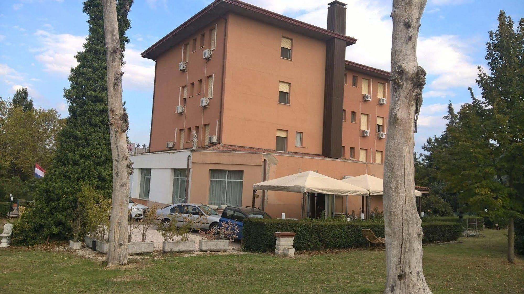Hotel Parigi Castel San Pietro Terme Buitenkant foto
